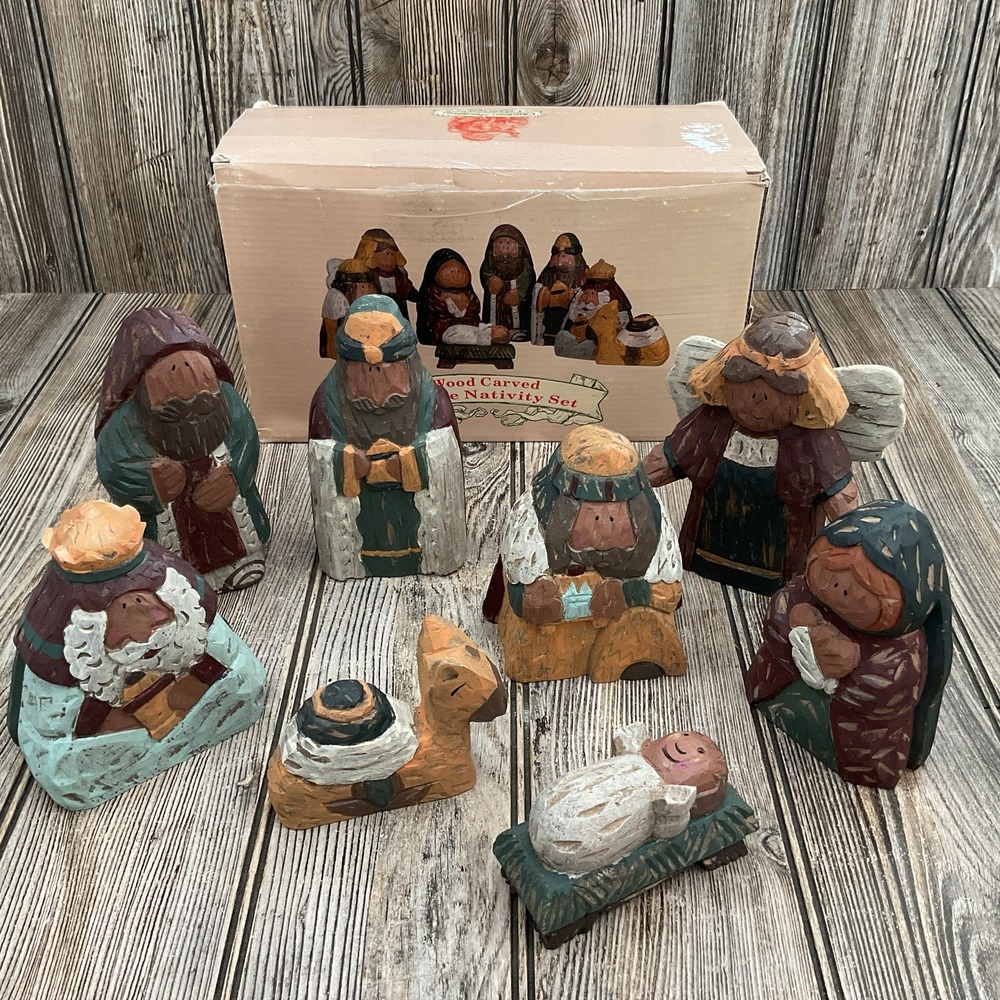 Christmas Traditions Wood Carved Nativity Set 8 Piece Set EUC Original Box